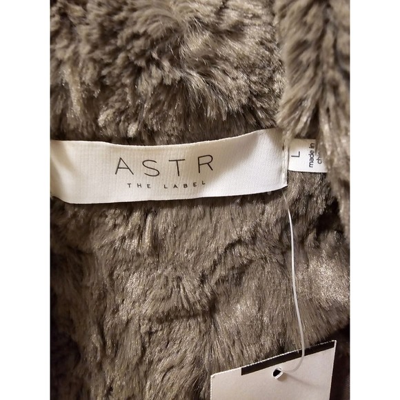 ASTR The Label Jacket Womens Large Grey Coat No Closure Soft Fuzzy W/Pockets NWT - Picture 9 of 13